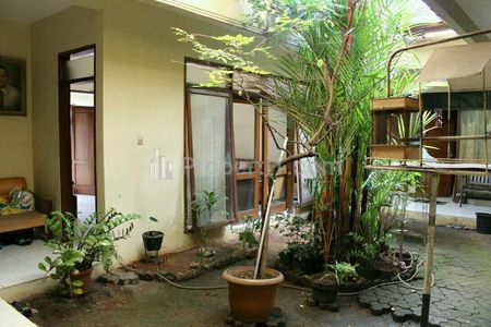 Jual Rumah SHM Luas 517 m2 di Jalan Sibayak, Menteng, Cocok Jadi Kost Eksklusif, Dekat Sudirman, Proklamasi, Cikini, Pramuka, Salemba, Jakarta Pusat
