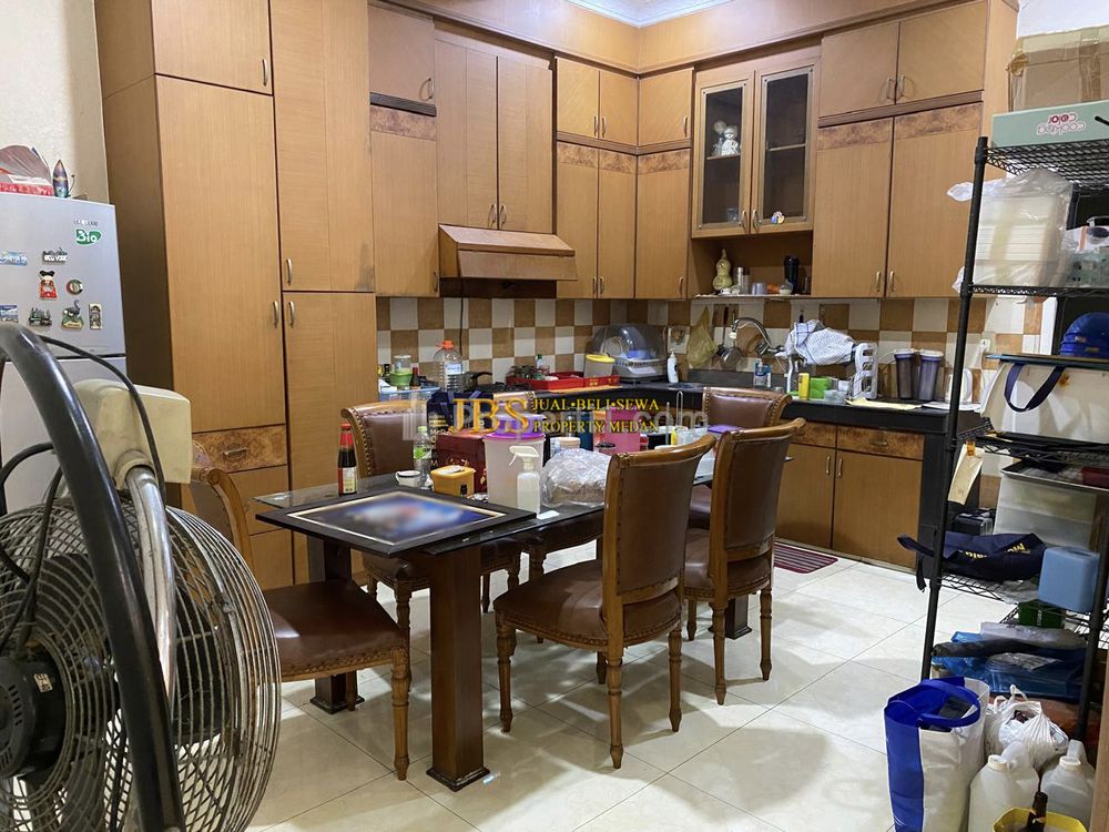 Rumah 2,5 Tingkat Dijual di Komplek Cemara Asri Jalan Nangka Medan