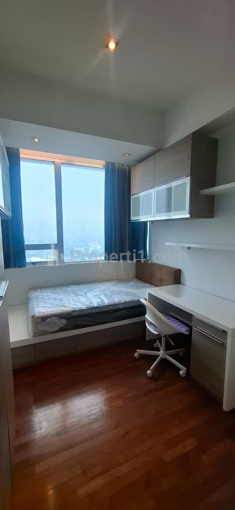 Sewa Apartemen Kemang Village Residence - 3 BR Full Furnished