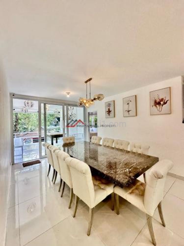 Jual Villa Arah ke Puncak Bogor - 6 Kamar Tidur Furnished Model Jepang