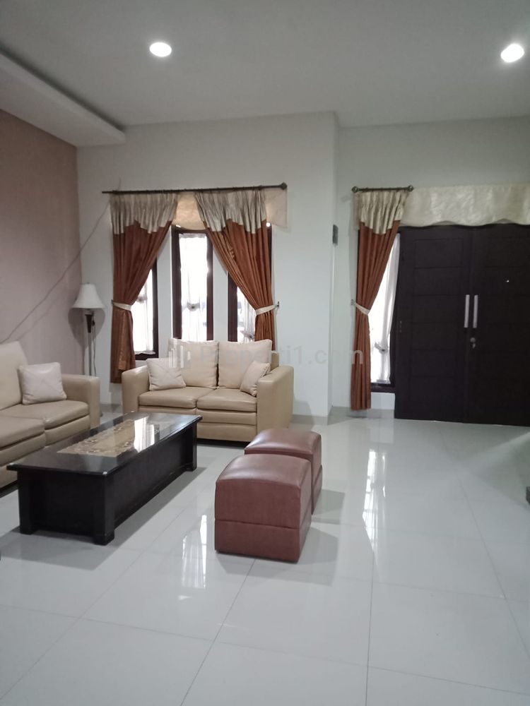 Dijual Rumah Asri Terawat dalam Komplek Buahbatu Regency Bandung