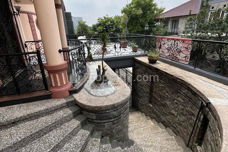 Dijual Rumah Besar Mewah Lux di Pasteur Bandung