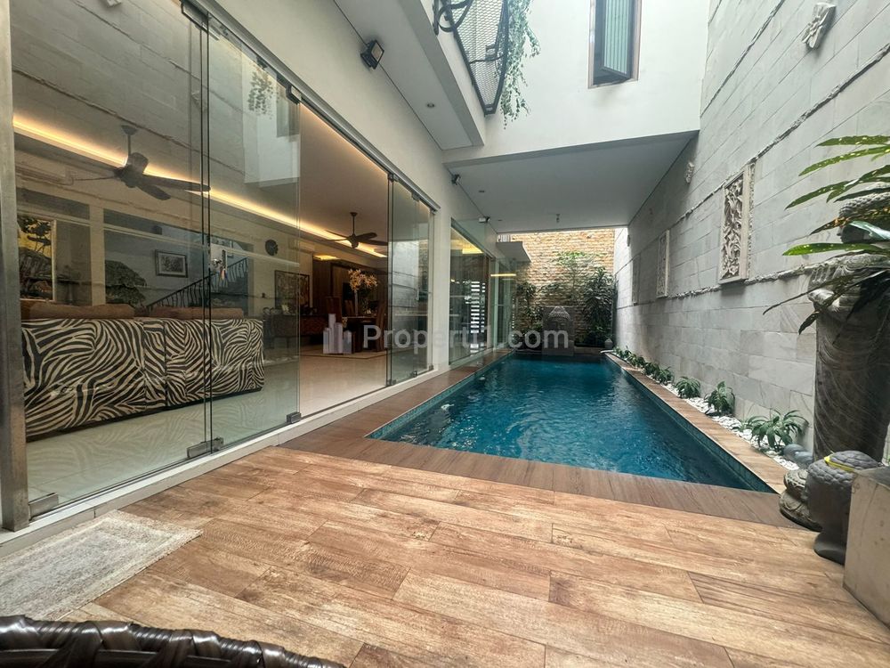 Disewakan Rumah Mewah dengan Furnished, dekat MRT Cipete Jakarta Selatan