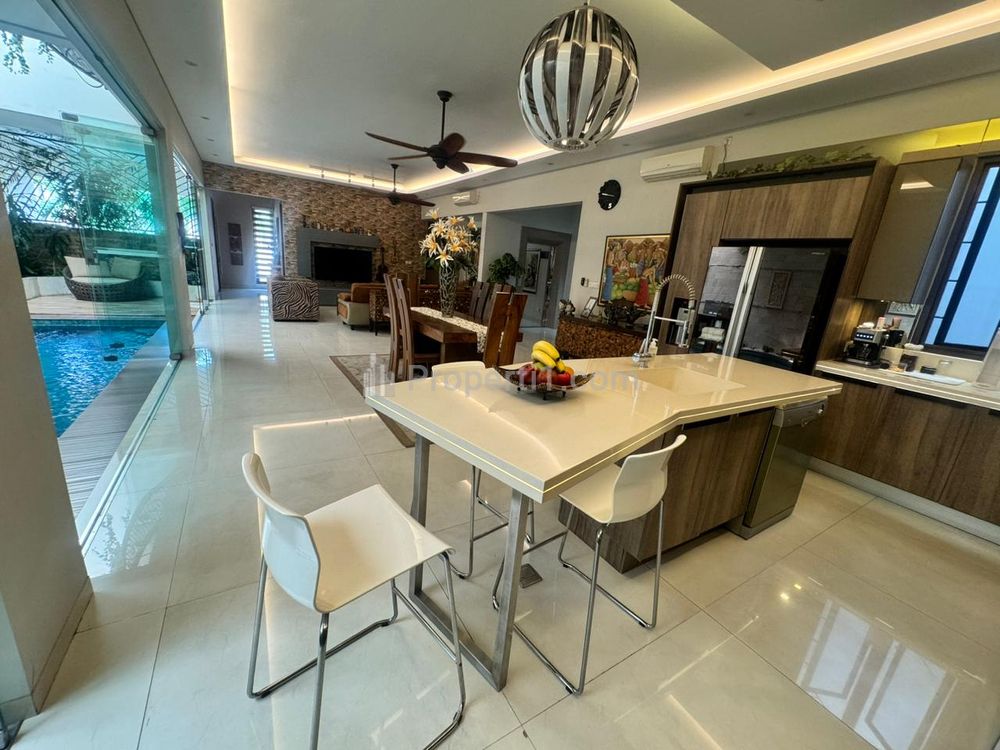 Disewakan Rumah Mewah dengan Furnished, dekat MRT Cipete Jakarta Selatan