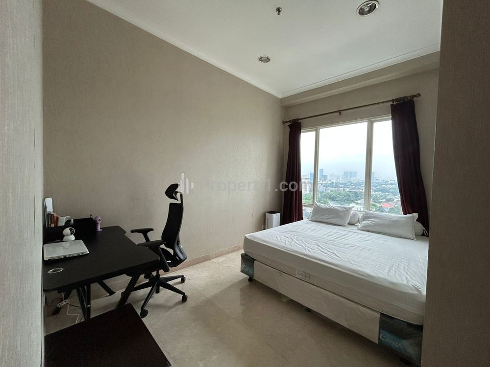 Sewa Apartemen Senayan Residence Tower 2 Tipe 3+1 BR Good Furnished