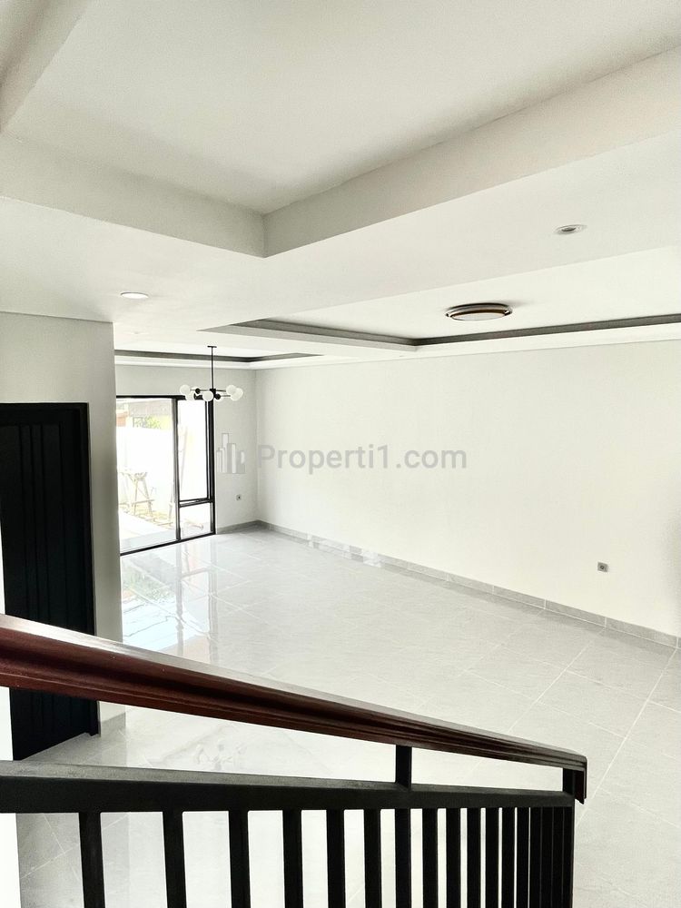 Dijual Rumah 2 Lantai Brand New di Komplek Griya Loka BSD
