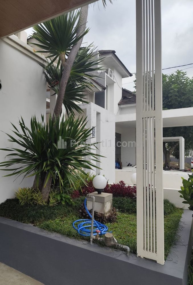 Dijual Rumah Poros di Batu Dekat Jatim Park 3 (Full Furnished)