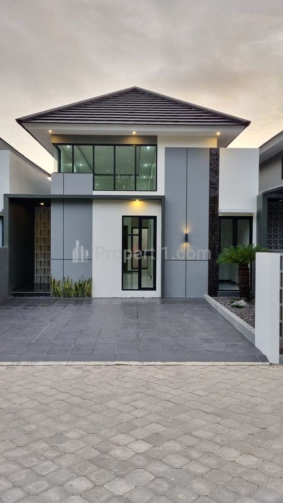 Dijual Rumah Mewah 2 Lantai Lingkungan Nasionalis Dekat Kampus Terpadu UII Jalan Kaliurang Sleman