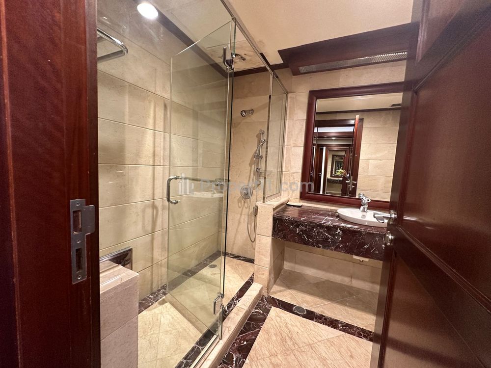 Sewa Apartemen SCBD Suites 3+1 BR Fully Furnished