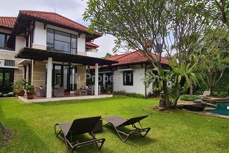 Jual Cepat Nego Rumah Siap Huni Ada Kolam Renang Luas 1595 m2 Bangunan 700 m2 di Bukit Golf Pondok Indah, Kebayoran Lama, Jakarta Selatan