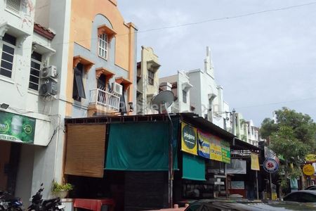 Dijual Ruko Strategis di G Walk Citraland, Surabaya