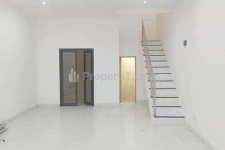 Dijual Ruko Renovasi Pinggir Jalan Derwati Bandung