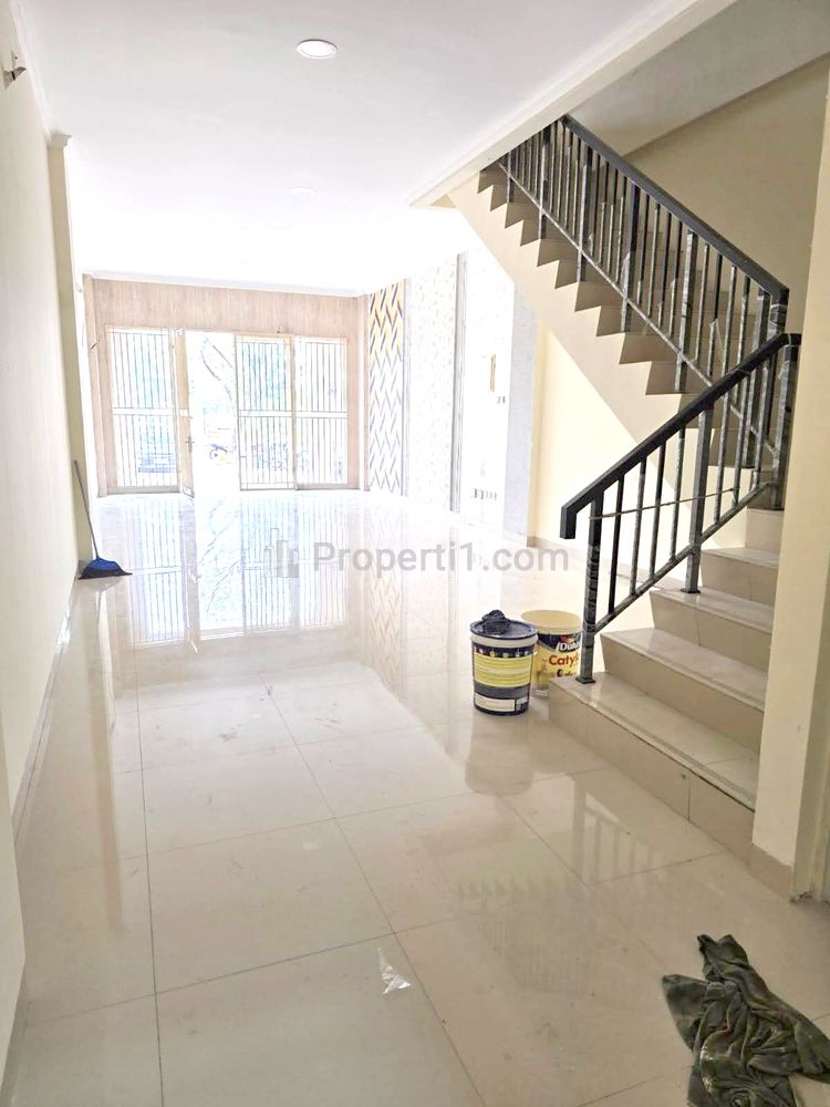 DIJUAL Ruko Rapi & Bersih, Siap Pakai di CBD Green Lake City Tangerang
