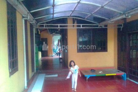 Jual Rumah Komersil Ada Kost-kostan, Lahan Parkir Gerobak dan Kios di Joglo, Jakarta Barat