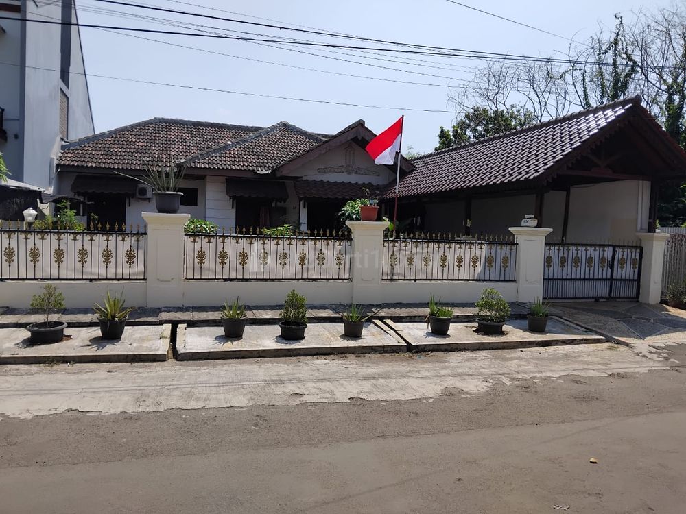 Dijual Rumah Komplek Strategis di Jakasampurna, Bekasi Barat, Kota Bekasi