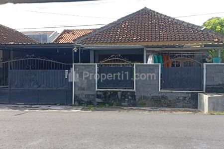 Dijual Rumah Bagus Tanah Luas Pinggir Jalan Seputar Bugisan Yogyakarta Dekat UPY PGRI, SMKI