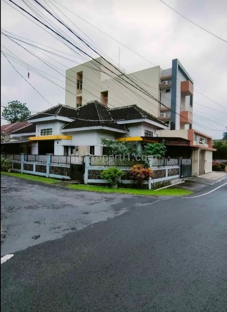 Dijual Rumah di Sukarno Hatta Malang, Luas Tanah 215 m2