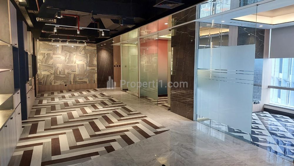 Disewakan Ruang Kantor Soho Capital, Tanjung Duren, Jakarta Barat Kondisi Semi Furnished Luas 175,1m2