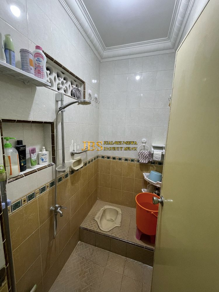 Dijual Rumah 2 Tingkat di Komplek Cemara Hijau - Medan