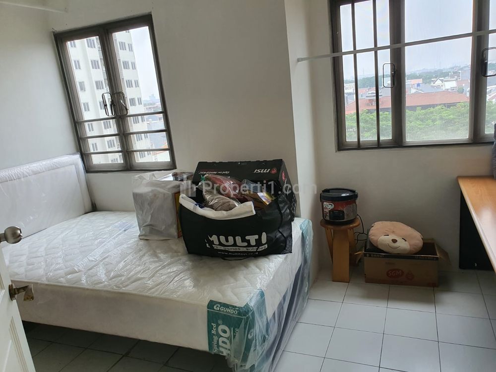 Jual Nego Apartemen Wisma Gading Permai 2 BR Semi Furnish Lantai 8 Hadap Kolam Renang, Kelapa Gading, Jakarta Utara