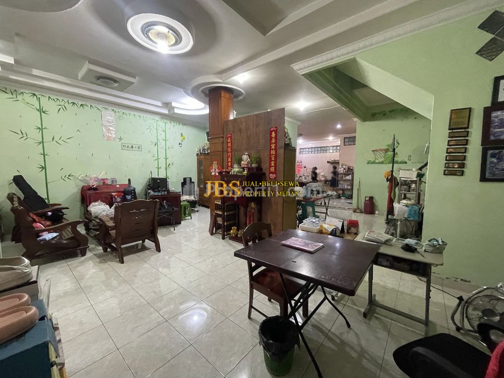 Dijual Rumah 2 Tingkat di Komplek Cemara Hijau - Medan