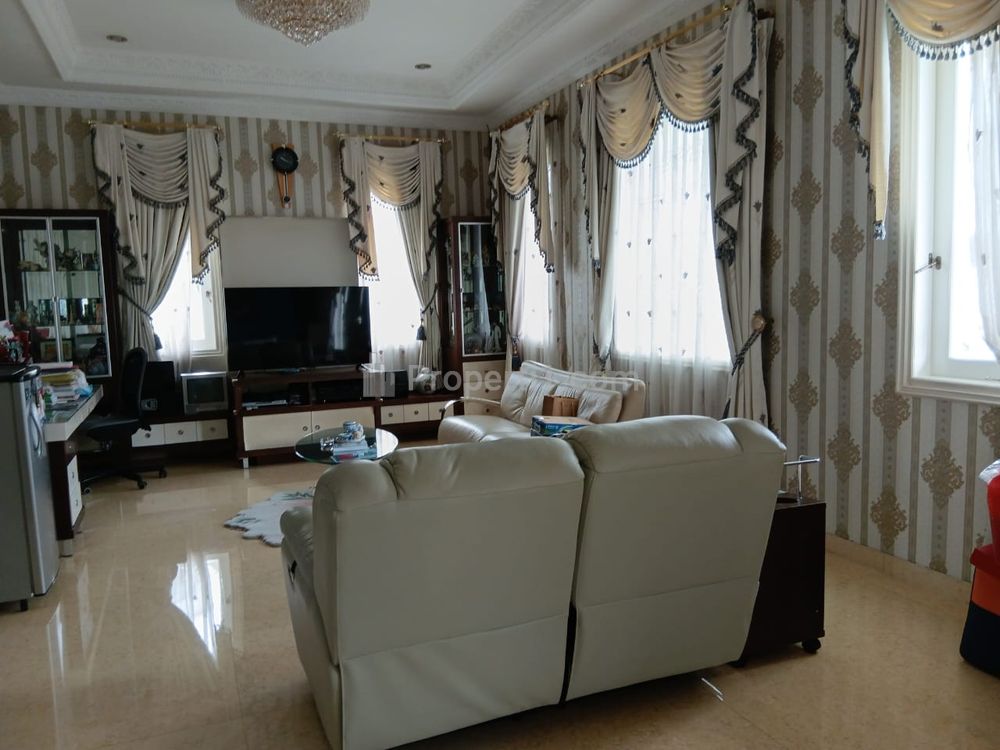 Jual Cepat Rumah Luxury Hoek 2,5 Lantai Siap Huni Bebas Banjir Dalam Cluster Eksklusif di Kelapa Gading Jakarta Utara