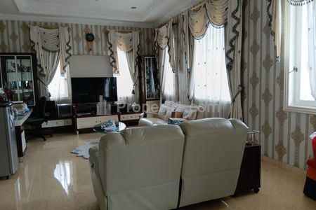 Jual Cepat Rumah Luxury Hoek 2,5 Lantai Siap Huni Bebas Banjir Dalam Cluster Eksklusif di Kelapa Gading Jakarta Utara