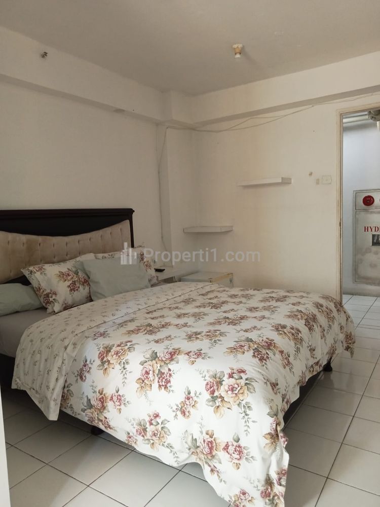 Tempat Tidur Queen Size