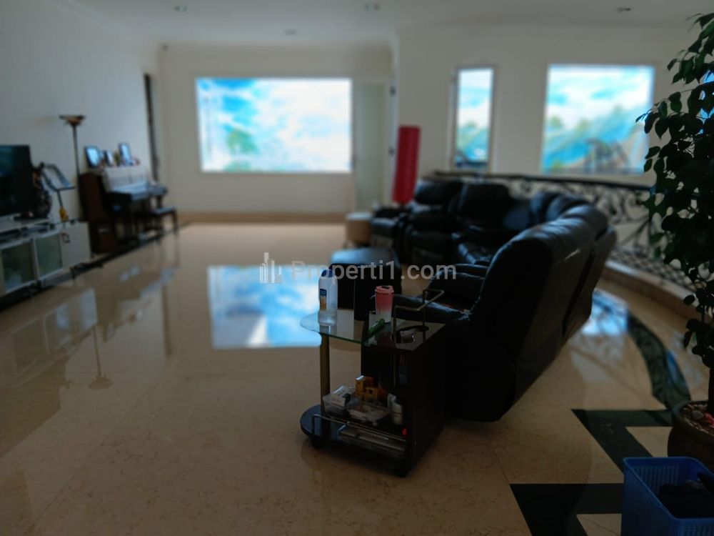 Jual Cepat Rumah Luxury Hoek 2,5 Lantai Siap Huni Bebas Banjir Dalam Cluster Eksklusif di Kelapa Gading Jakarta Utara