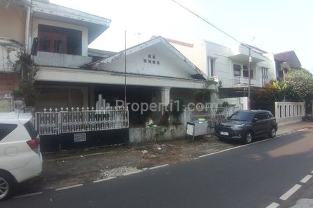 Dijual Rumah Hitung Tanah di Tebet Timur, Luas 530m2, SHM, Lebar Jalan 2 Mobil Luas, dekat Taman Eccopark