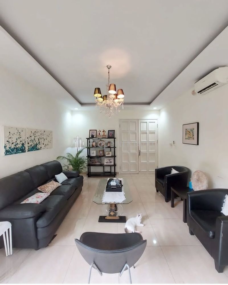 Jual Cepat Nego Rumah SHM Townhouse Luas 1018 m2 Bangunan 650 m2 Ada Kolam Renang Margasatwa, Cilandak, Dekat Simatupang, Jakarta Selatan