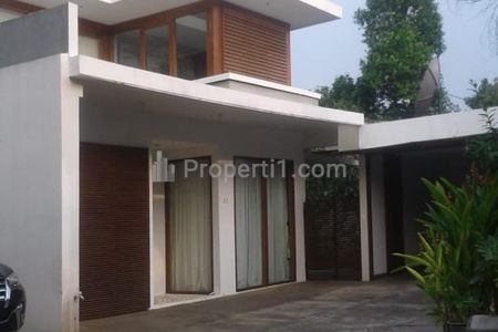Sewa Rumah di Kemang Utara Jakarta Selatan 3+2 Bedroom Full Furnished Siap Huni