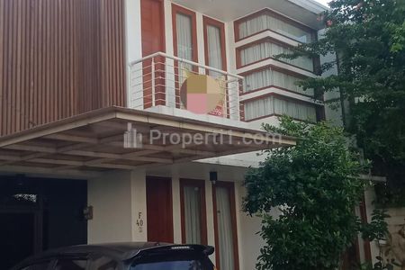 Jual Murah Rumah Siap Huni Townhouse Luas 146 m2 Bangunan 250 m2 Dekat Raya Jagakarsa, Lenteng Agung Raya, Jakarta Selatan