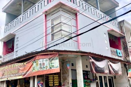 Dijual Cepat Rumah 3 Lantai + Toko Grosiran Ramai Pembeli di Kopo Sukamenak Bandung