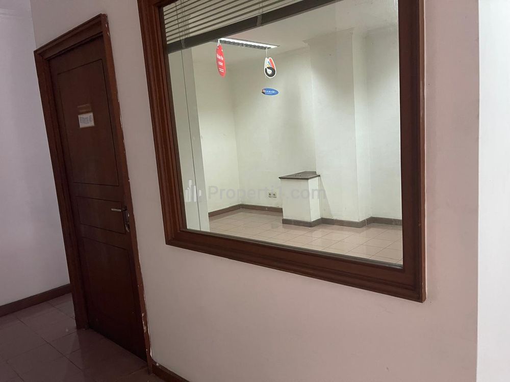 Disewakan Ruko Gandeng Luas Jl. Panglima Polim, Melawai, Kebayoran Baru, Jakarta Selatan