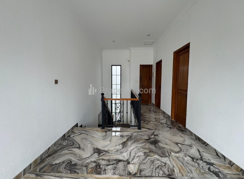 Dijual Rumah Bangunan Baru Alam Sutera Tangerang Selatan