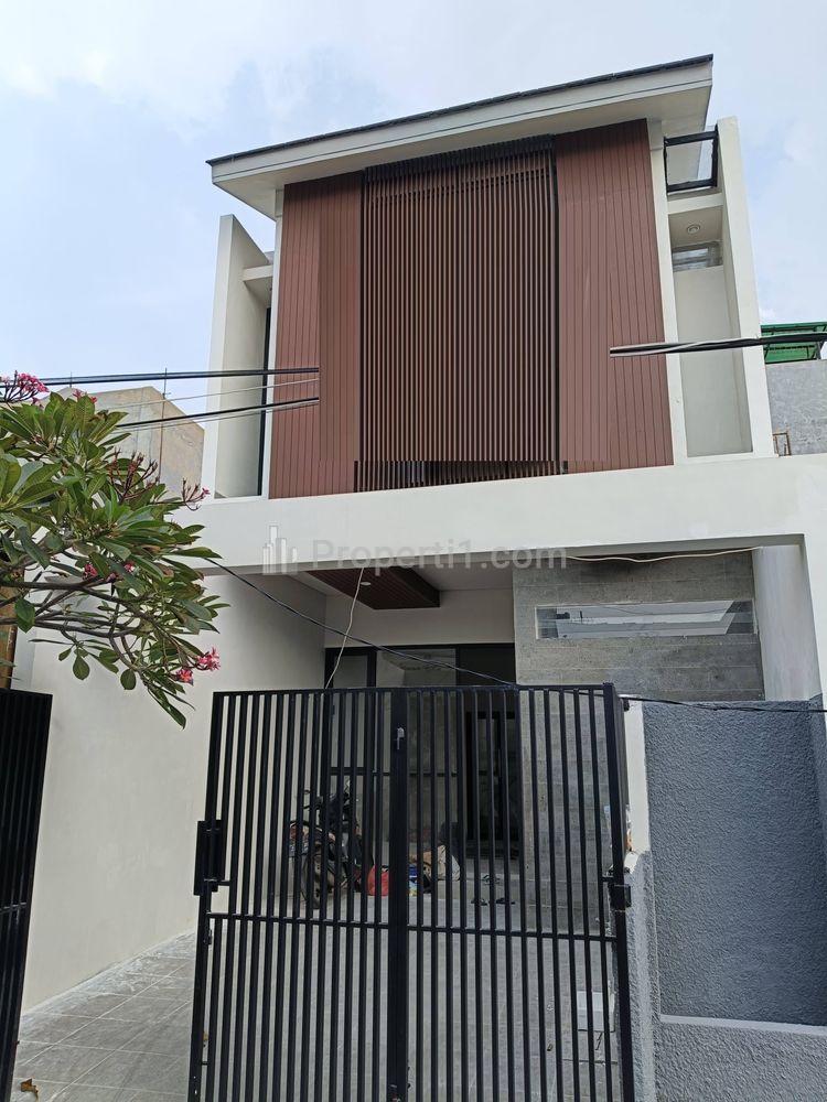 Rumah Dijual di Mulyosari Tengah Mulyorejo Surabaya Timur New Gress