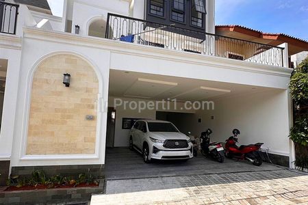 Dijual Rumah Desain Eropa Dekat Andara, Jagakarsa, Jakarta Selatan