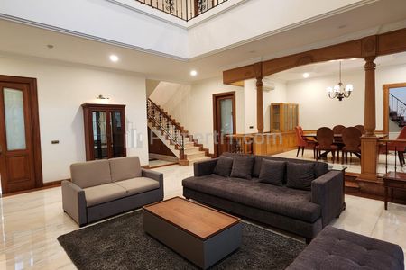 Jual Rumah di Pondok Indah Jakarta Selatan Ada Kolam Renang - 4 Kamar Tidur SHM