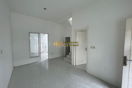 Dijual Rumah 2 Tingkat di Komplek Medan Resort City Cluster Amsterdam