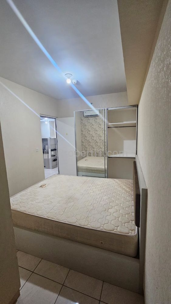 Jual Apartemen SpringLake Summarecon Bekasi 2 BR Tower Caldesia Furnish, Hadap Kolam Renang, Jawa Barat - Nego