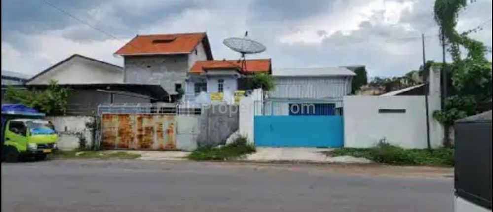 Dijual Gudang di Raya Komodor Yos Sudarso, Pasuruan
