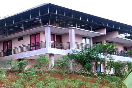 Jual Villa Modern View Kota Bandung & Gunung Manglayang Luas Tanah 3670 m2 SHM Harga di Bawah Pasaran di Cilengkrang Bandung