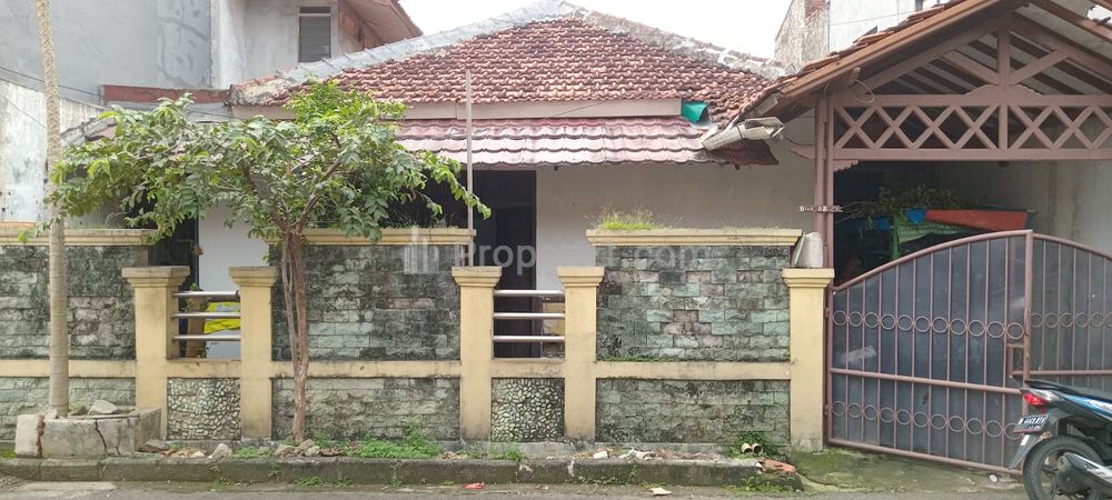 Dijual Rumah Komplek Lama Strategis di Pusat BSD, di Perumahan Pondok Jagung, Serpong Utara, Banten