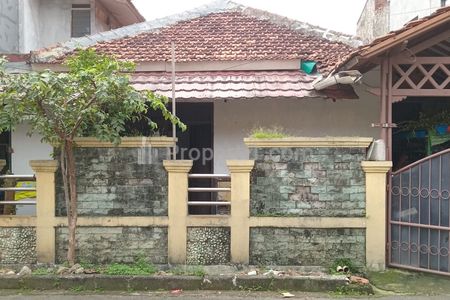 Dijual Rumah Komplek Lama Strategis di Pusat BSD, di Perumahan Pondok Jagung, Serpong Utara, Banten