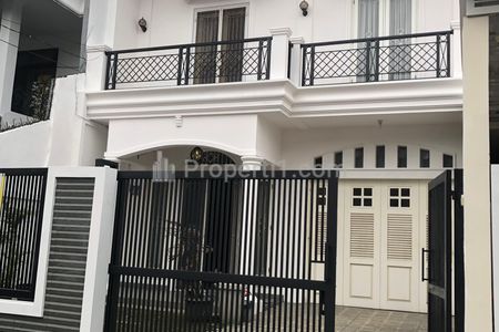 Dijual Rumah Desain Semi Modern dengan Lokasi Strategis di Pejaten Barat, Pasar Minggu, Jakarta Selatan