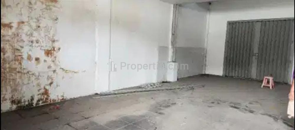 Dijual Gudang di Raya Komodor Yos Sudarso, Pasuruan