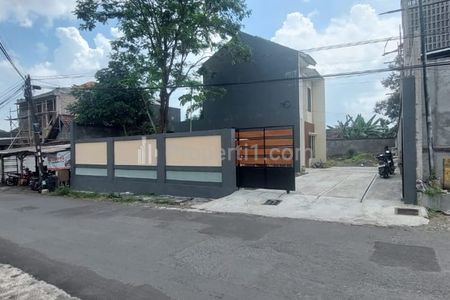 Dijual Tanah Strategis Bonus Rumah 2 Lantai di Jl. Palagan Km. 5 Yogyakarta Dekat Hyatt, YIS, UGM