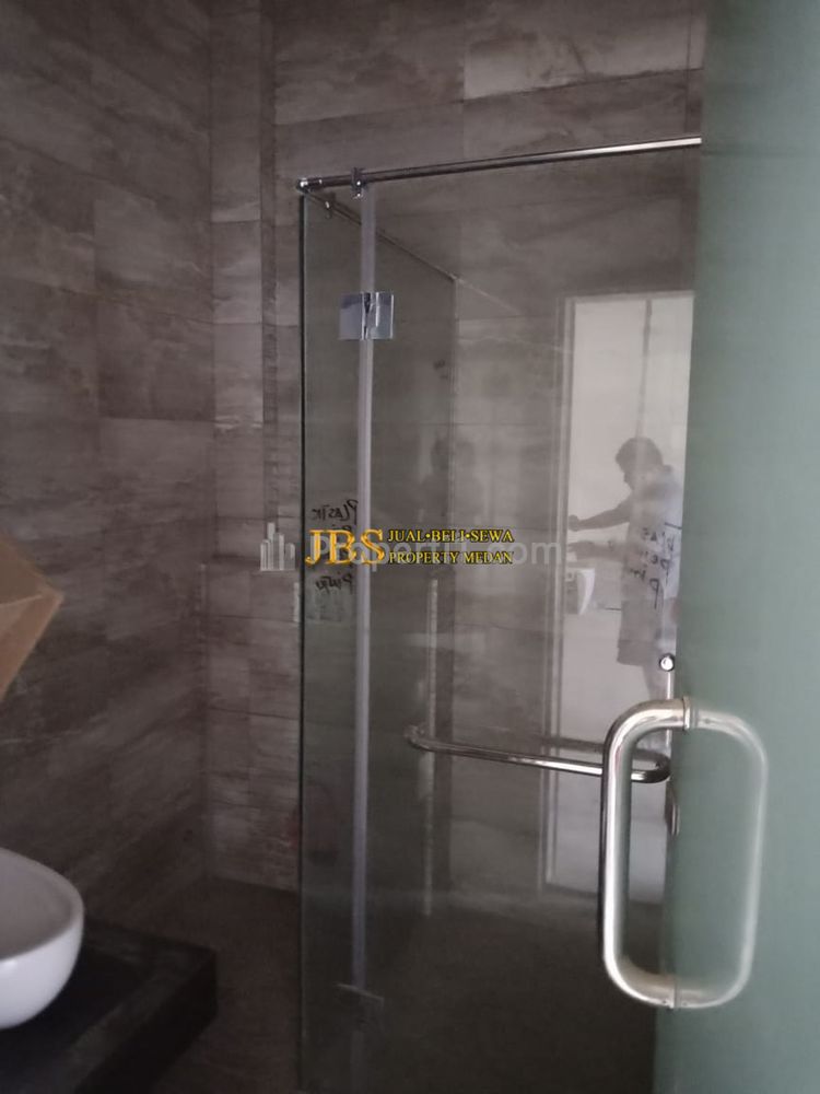 Jual Rumah 2,5 Tingkat di Komplek Graha Metropolitan Medan Cluster Sophie Suite