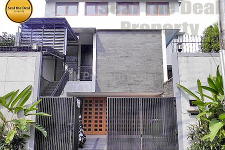 Disewakan Rumah di Area SCBD / Senopati / Kebayoran Baru Jakarta Selatan STD192
